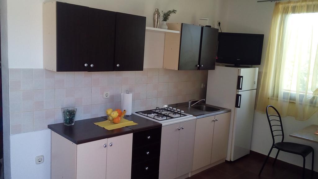Apartments Nina Равни Экстерьер фото