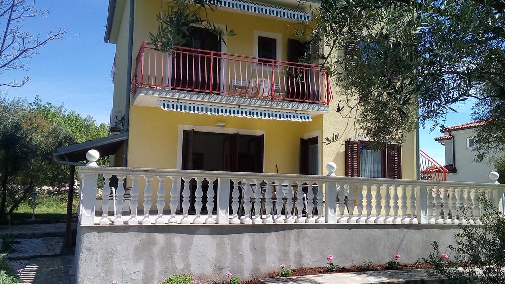 Apartments Nina Равни Экстерьер фото